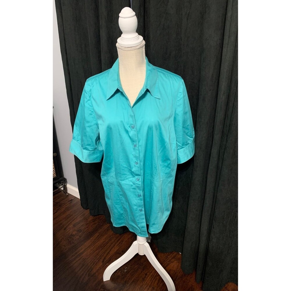 Lane Bryant Button Down Short Sleeve Shirt. Size 14/16.